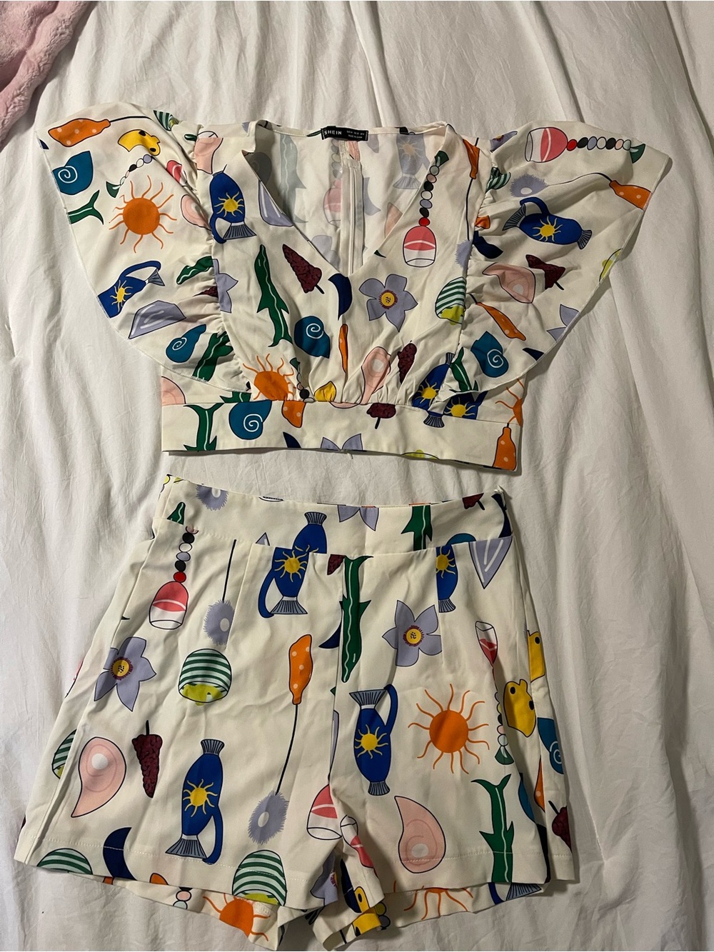 SHEIN Cream Crop Top and Shorts Set with Multicolor Nautical Motifs